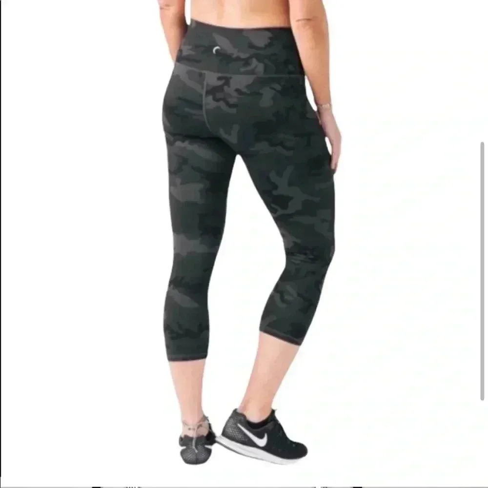 Zyia camo crops - Picture 2 of 7